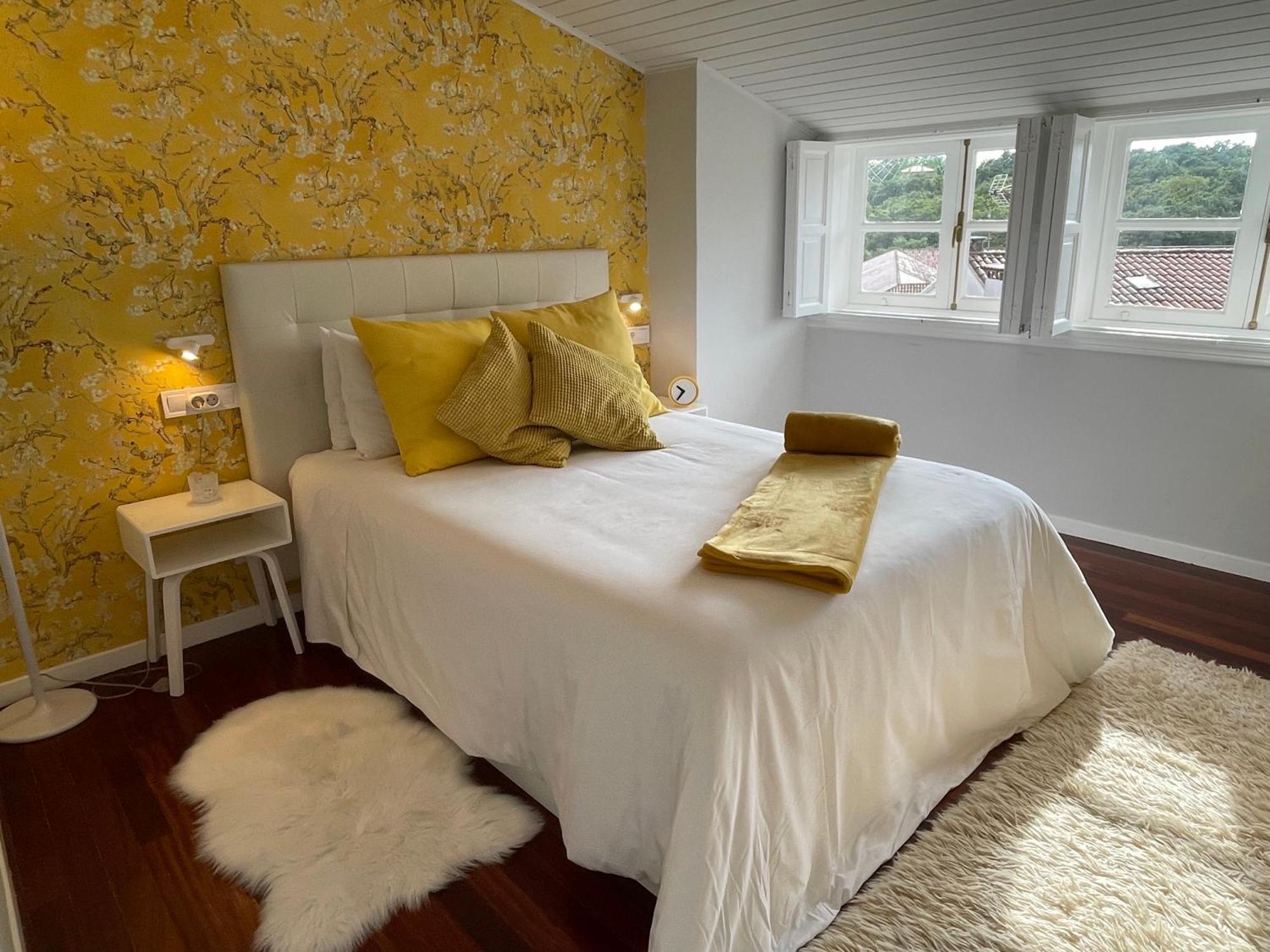 Yellow Home Santiago de Compostela Exterior photo