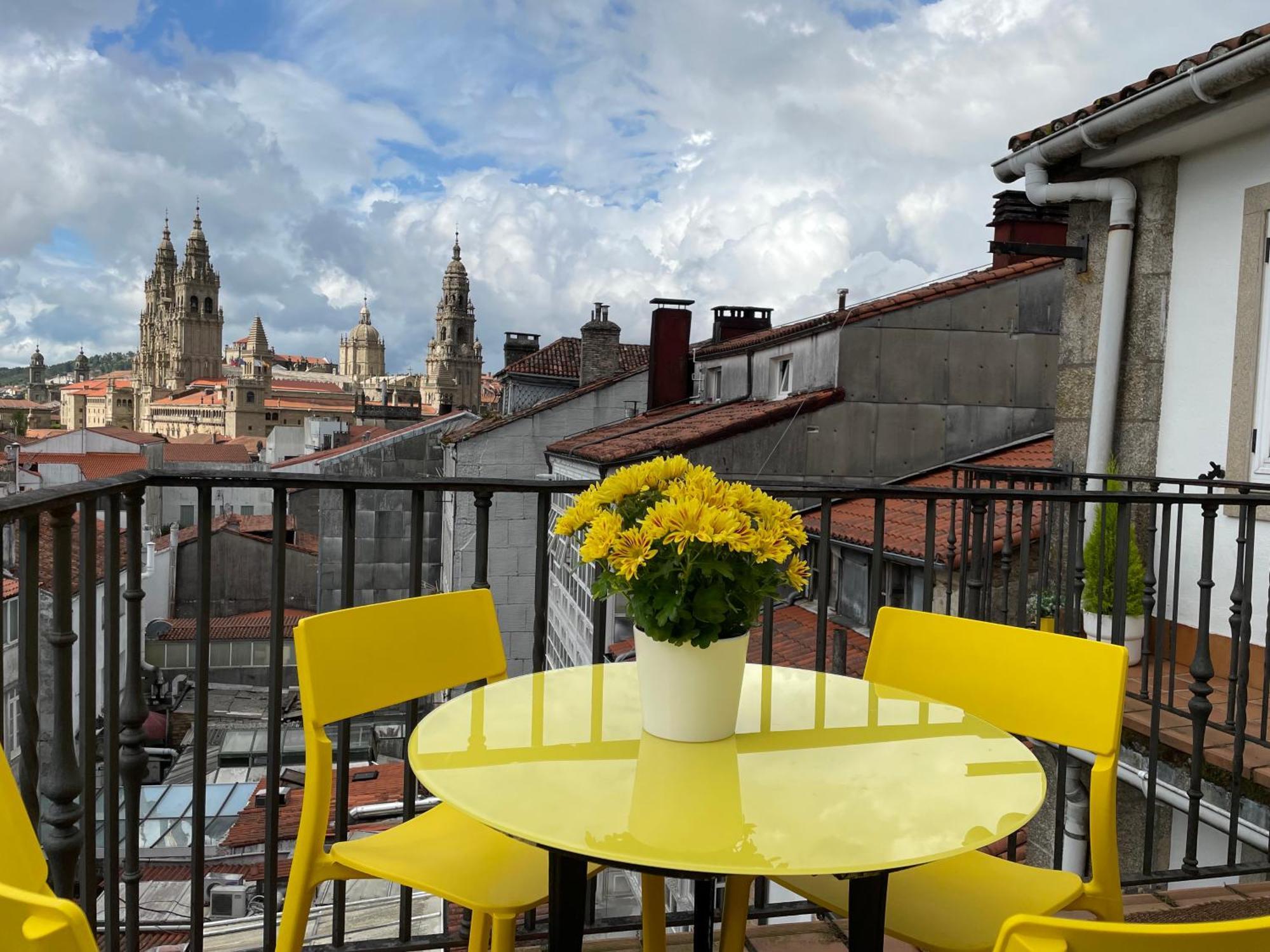 Yellow Home Santiago de Compostela Exterior photo
